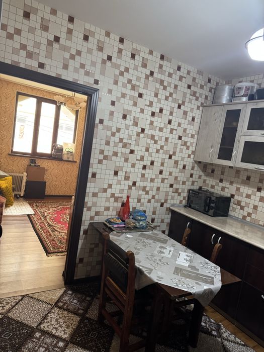 Dom 2 xona srochna sotiladi