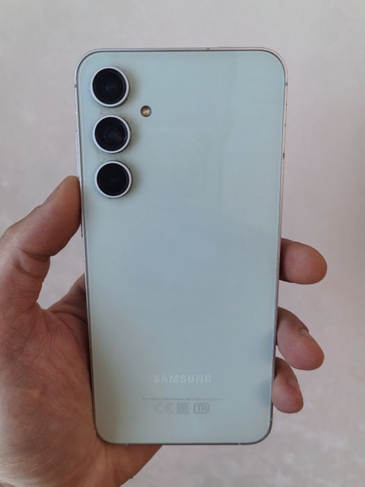 Продам Samsung S23 FE
