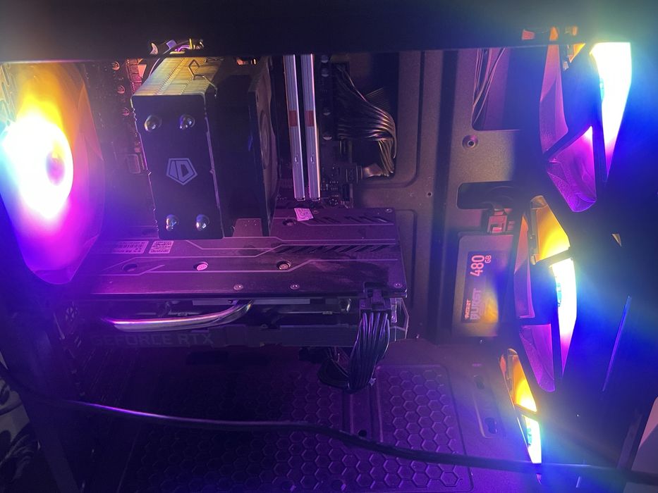 Продаю игровой Сет моник стол кресло девасы