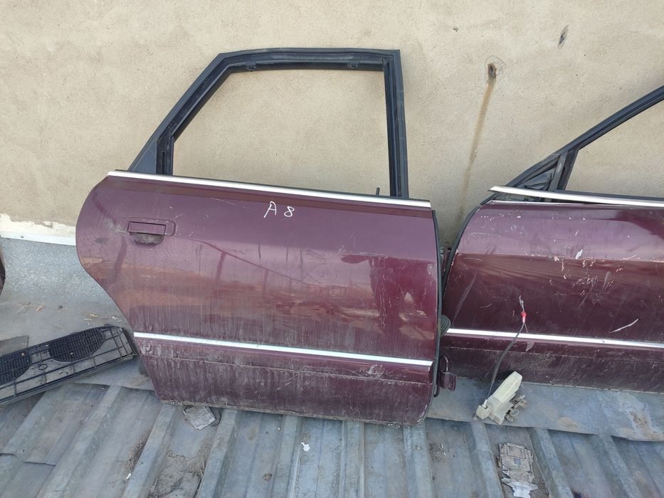 Дверь Ауди А8 Д2. Крыло правый