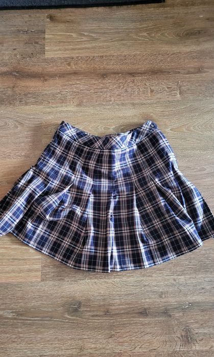 Vand fusta pentru scoala