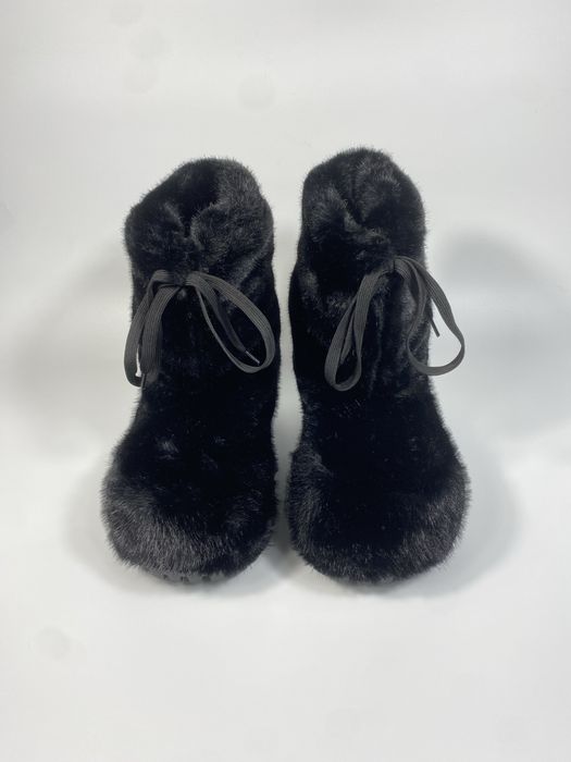 Balenciaga alaska fur boots skiwear