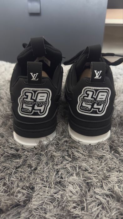 Louis Vuitton skate black 44-45