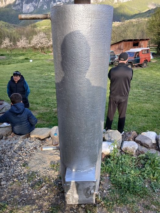 Vând boiler baie