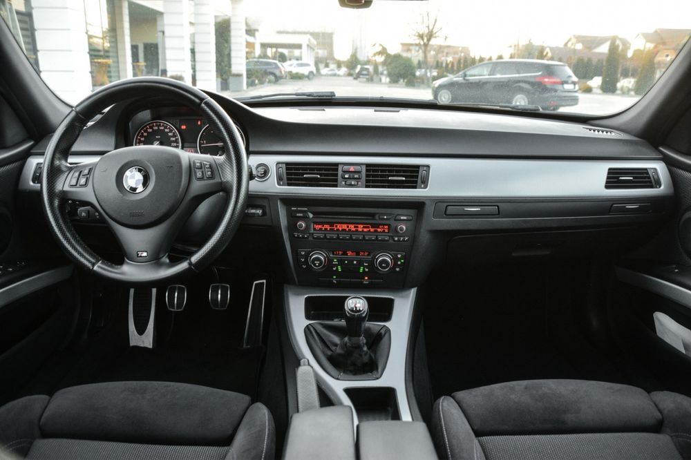 BMW seria 3 e90 lci M pachet 2011 318 d  EURO 5 n47