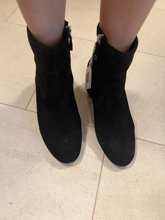 Чисто нови велурени боти Geox