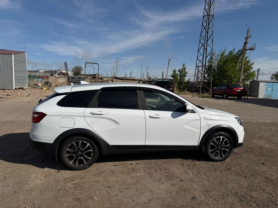 Продаю Lada Vesta 2020