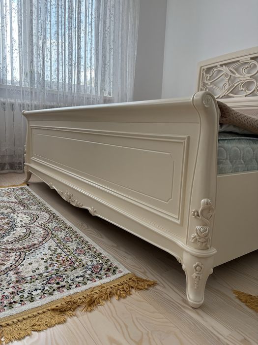 Продам кровать и туалетный столик
