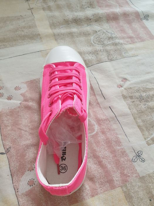 Нови дамски кецове булдозер