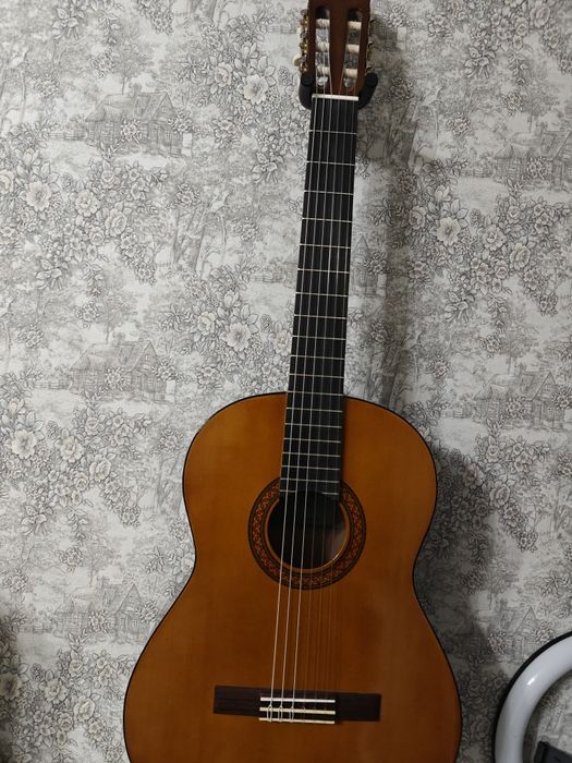 Продам гитару Yamaha С - 40