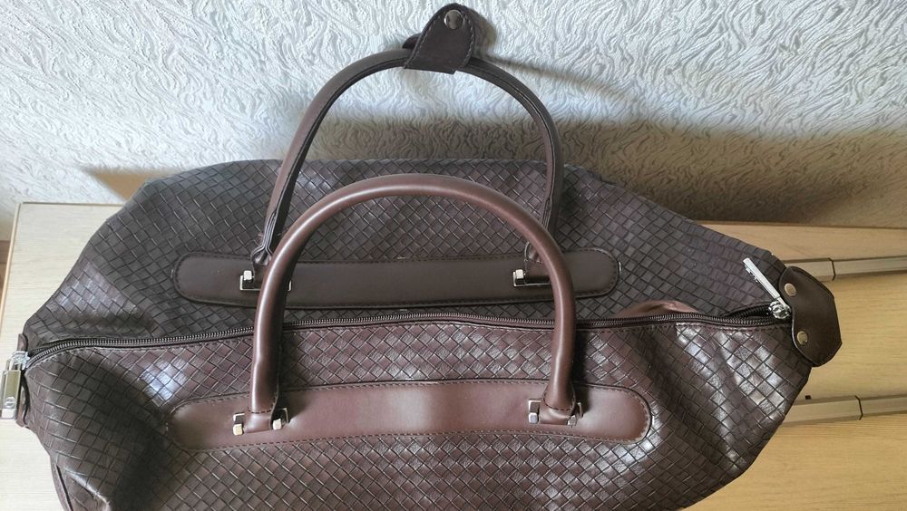 Сумка на колёсиках, дорожная