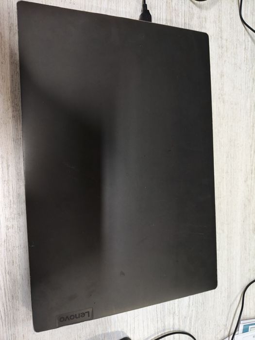 Lenovo noutbuki sotiladi srochna