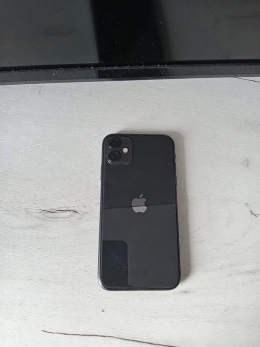 Продам iPhone 11