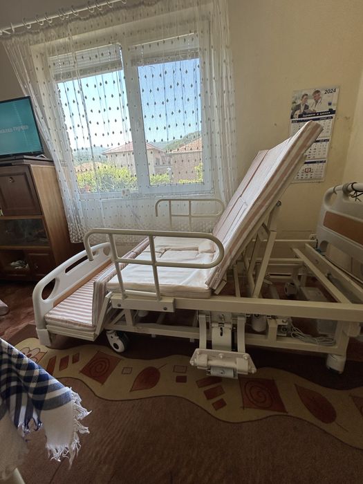 Електрическо болнично легло
