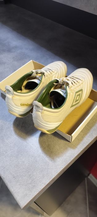 Маратонки Umbro,бежови