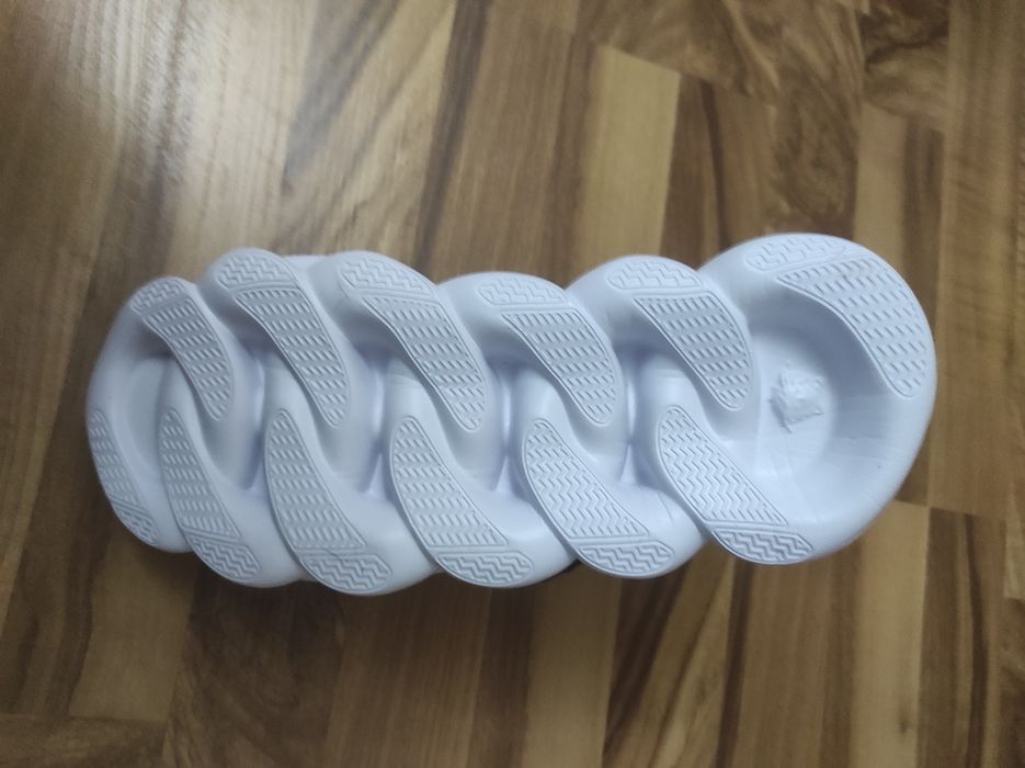 Versace chain reaction baroque