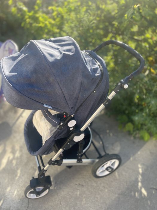 Продается коляска в хорошем состоянии