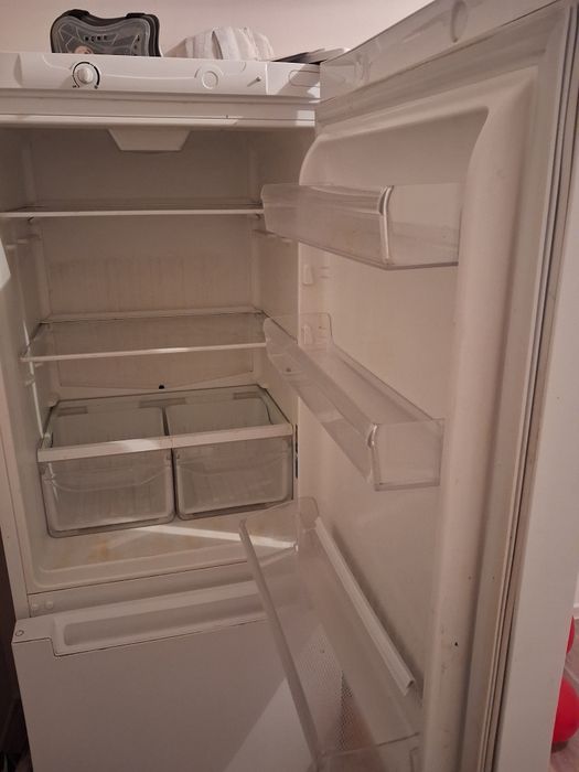 Холодильник INDESIT