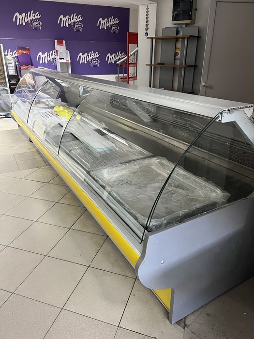 Хладилна витрина