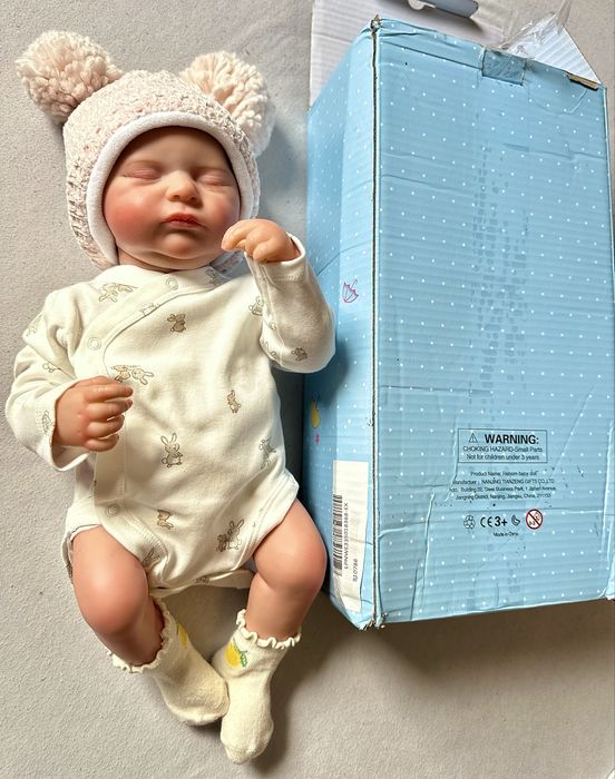 Reborn bebe + carucior 2in1 reversibil , noi  plus hainute nou nascut !