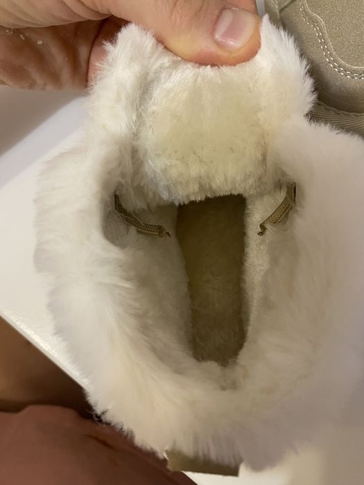 Продам детские зимние сапожки
