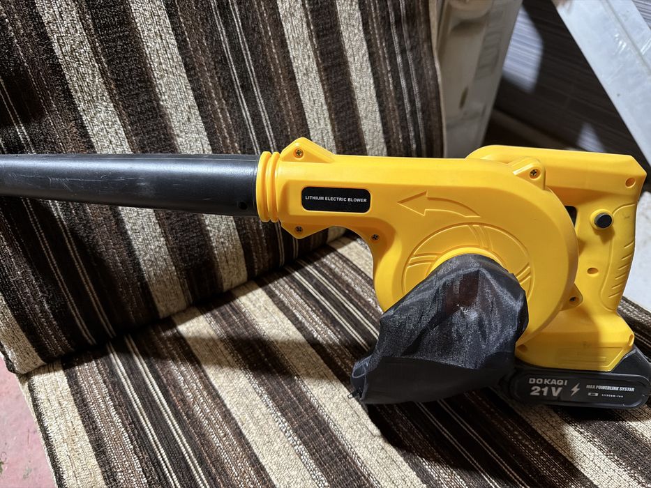 Воздухнадуватель для очистки