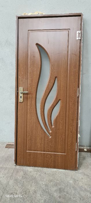 Ușa  dormitor aproape noii
