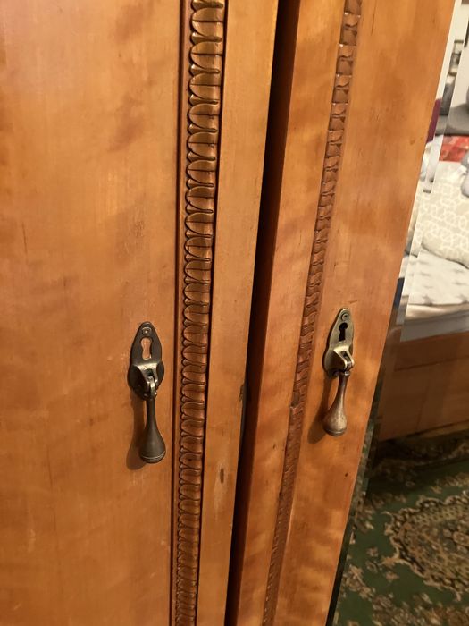 Vand  mobila dormitor lemn de lamai