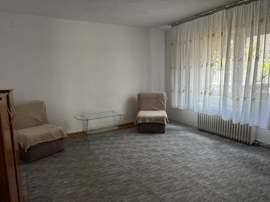 Apartament la Casă / spațiu birou
