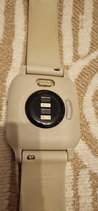 Смарт часовник Garmin Venu Sq 2 Music Peach Gold/ Ivory Band