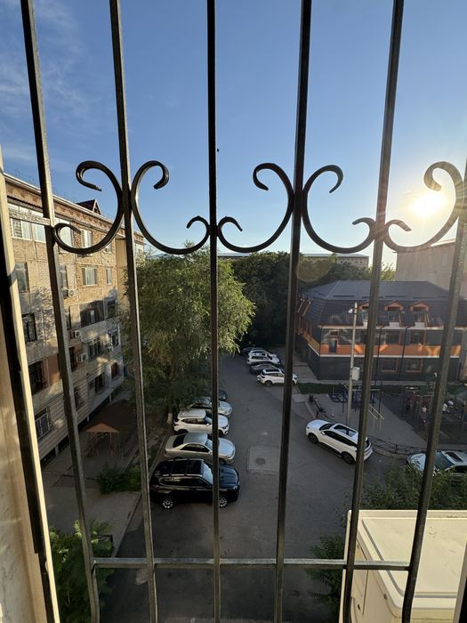 Продам квартиру 56 м², мкр. Карасу 4Б