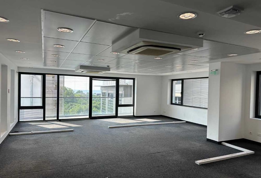 Дава се под наем Офис в Варна, Център - 500 кв.м за 7500 € - Снимка #11