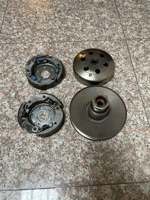 Комплект съединител от скутер Piaggio zip 50 кубика 2000 година