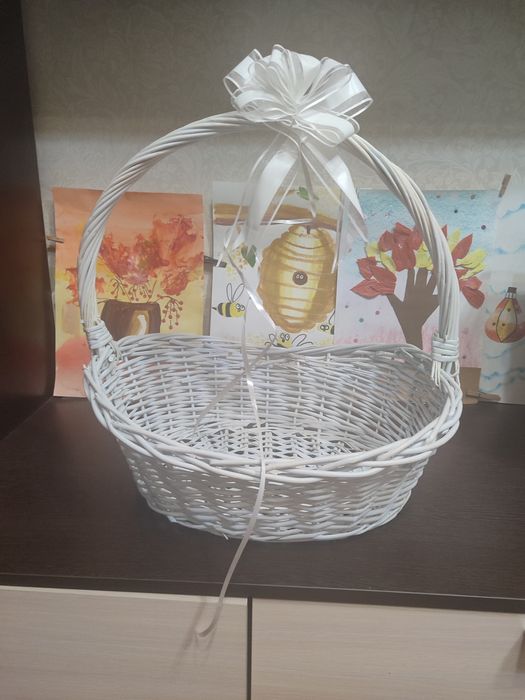 Корзинка для оформления подарка.