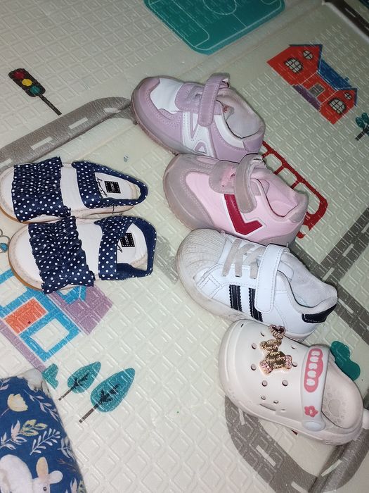 Детские кроссовки