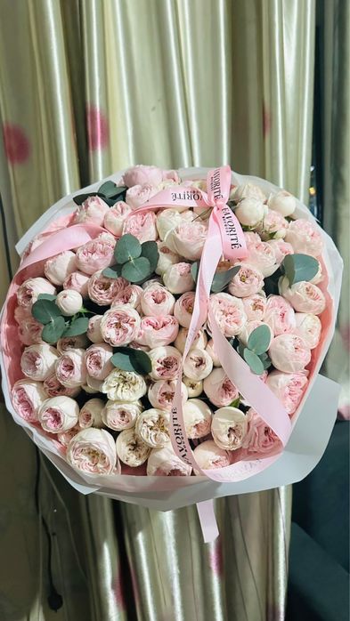 Цветы свежие продам.