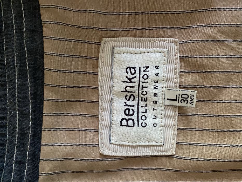 Плащ женский Bershka