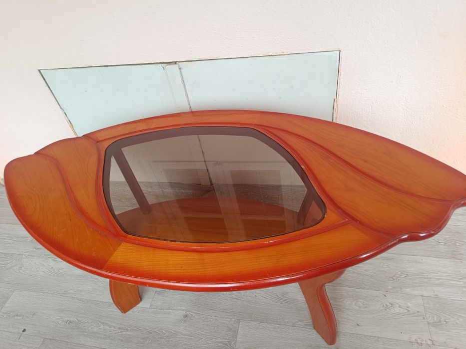 Măsuță din lemn masiv