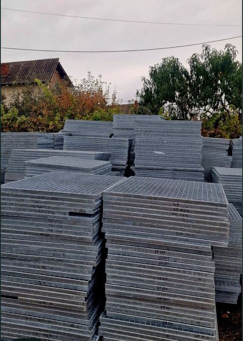 Vand gretare/trepte zincate la cel mai bun pret