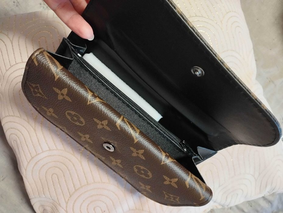 Нови елегантни портмонета Louise Vuitton, Guess