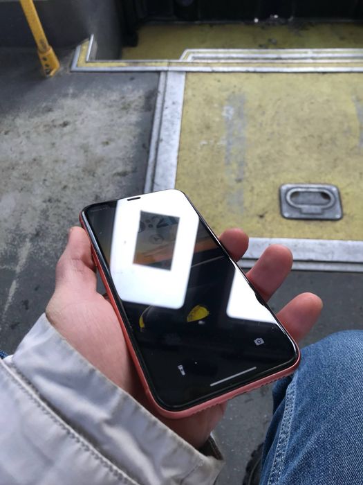 Iphone XR в идеальном состоянии