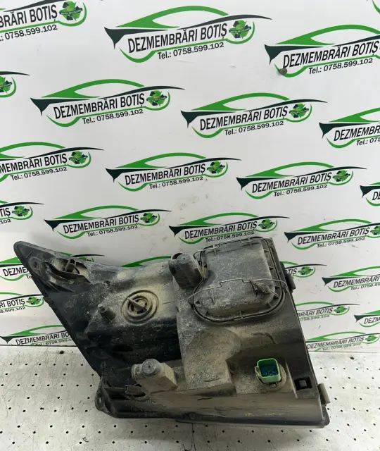 Far dreapta Ford Transit 2006 2.2L TDCi MT (110 hp)