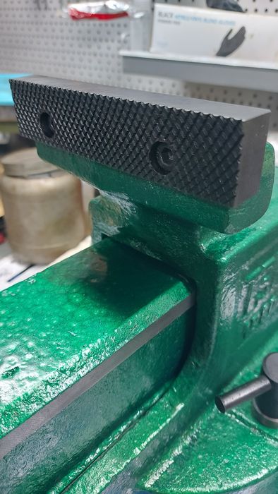 Тисы , тиски  СССР