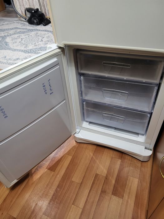 Холодильник INDESIT