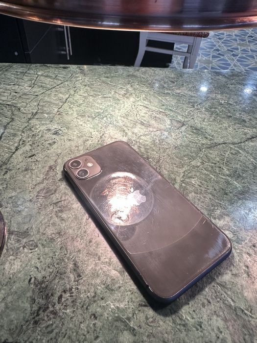 Iphone 11 sotaman ideal garant bilan pastda xamasi