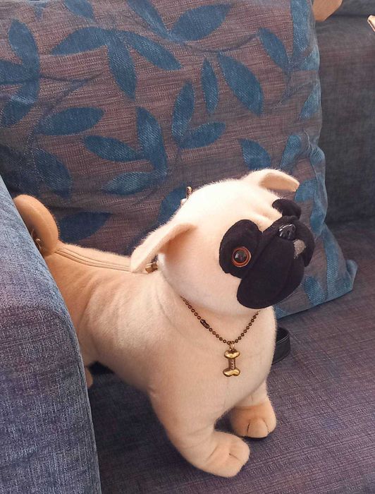 Колаж Монстърхай Дисни принцеси органайзер Виолета Фотьойл Куче Мопс