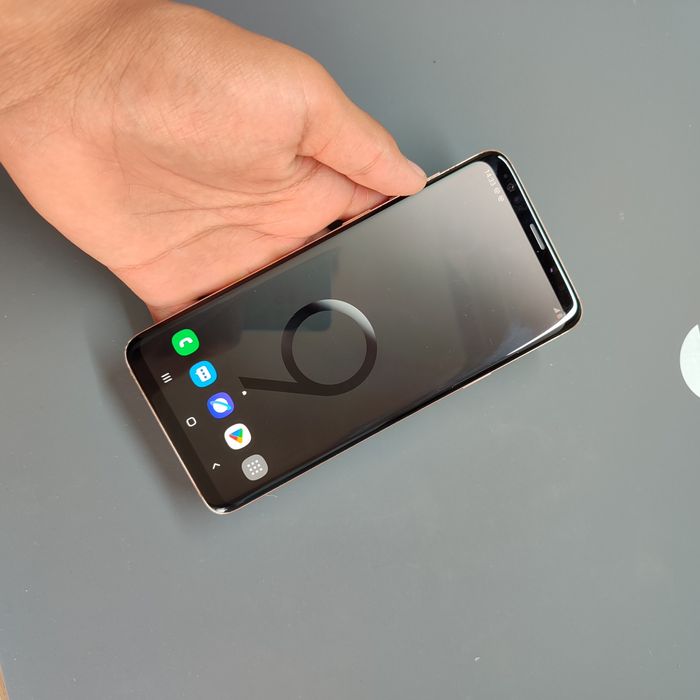 Samsung Galaxy S9+ srochni dastavka xizmati bor