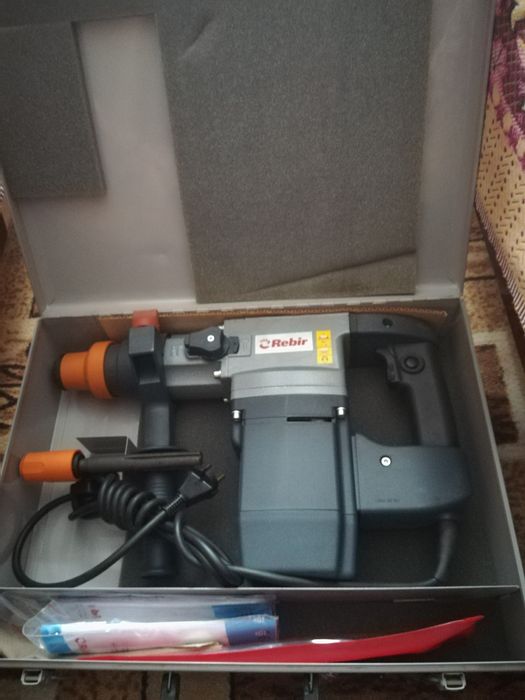 Перфоратор Rebir