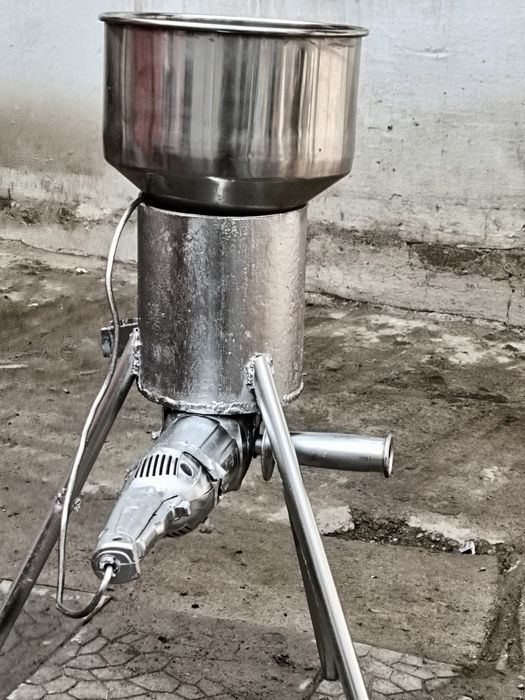 Прадаетса  драбилка мини