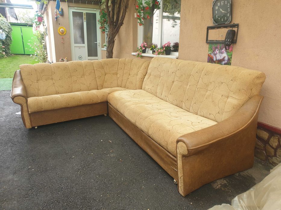 Colțar extensibil cu spațiu de depozitare